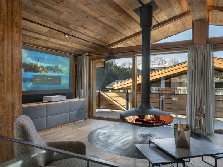 Chalet Top 4
