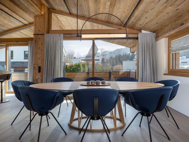 Chalet Top 4